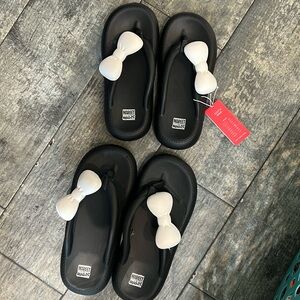 BOW FLIP FLOPS